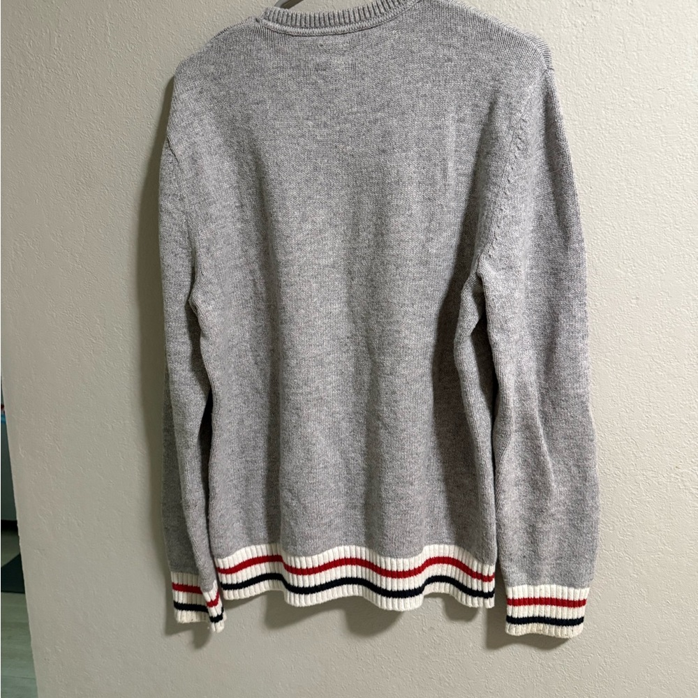 GAP Gray Crewneck Sweater w/ Striped Trim (Men’s M) - Picture 4 of 5